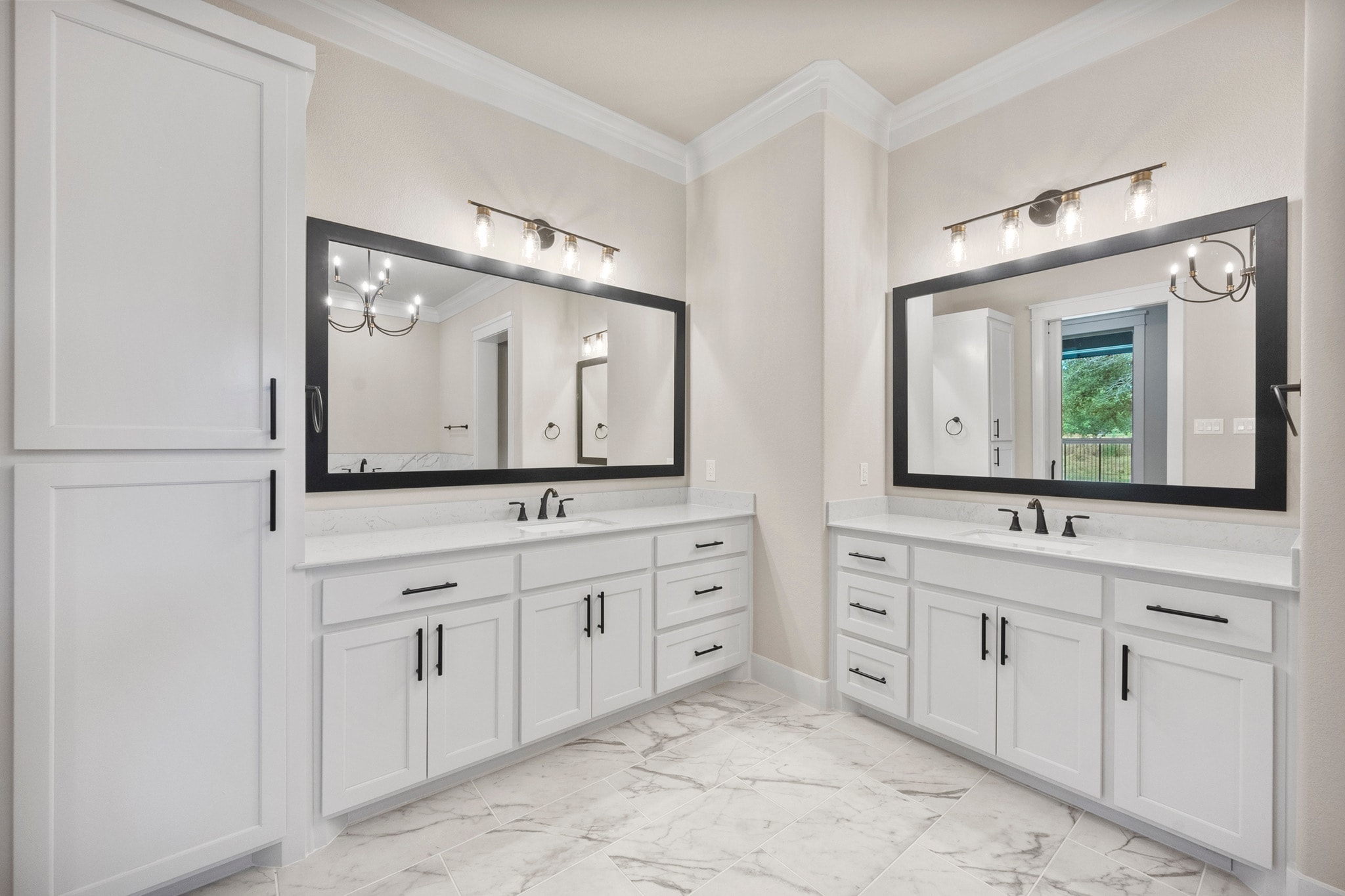 Dual Vanity Master Bath